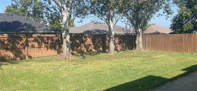 Building Photo - 1908 SW Marquette Rd