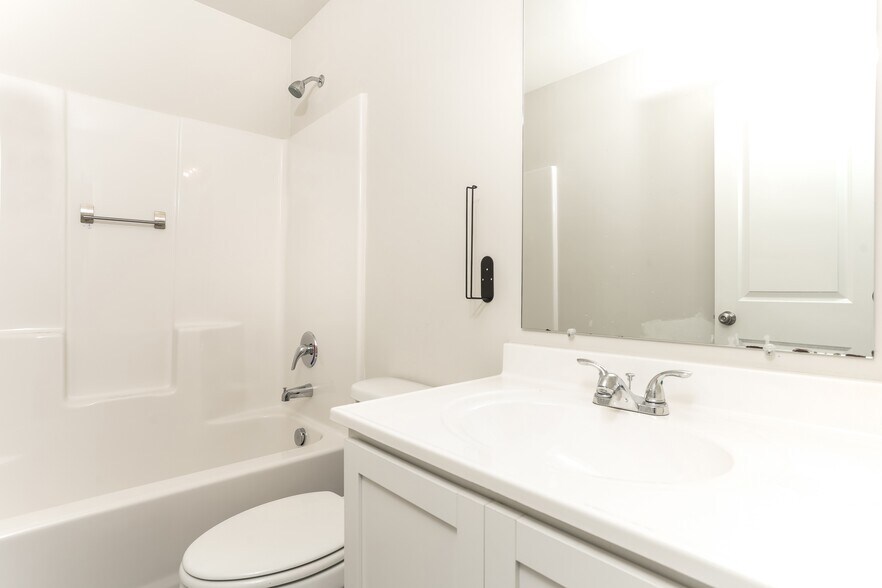 Building Photo - 940 Haley St