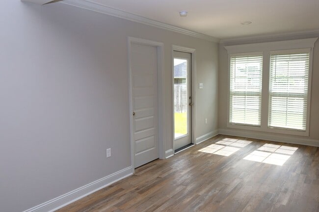 Building Photo - 2047 Meadow Cove Rd