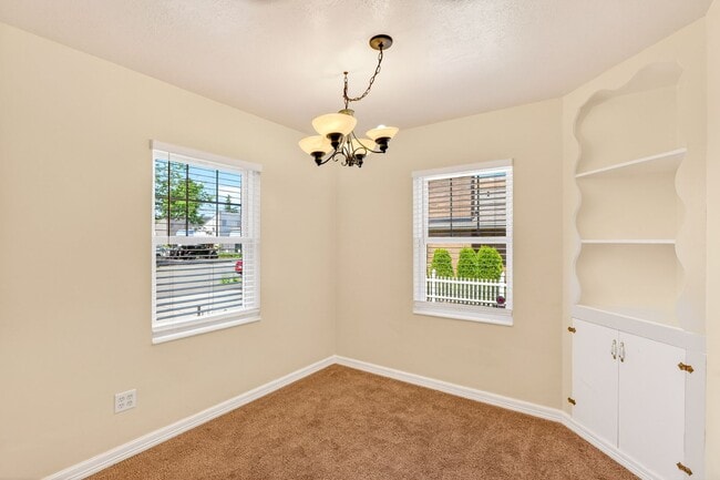 Building Photo - Spacious NE Portland Home with Central A/C, Finished Basement & Loft