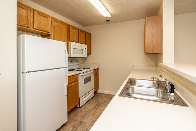 1BR, 1BA - 831 SF - Cross Creek Apartment Homes