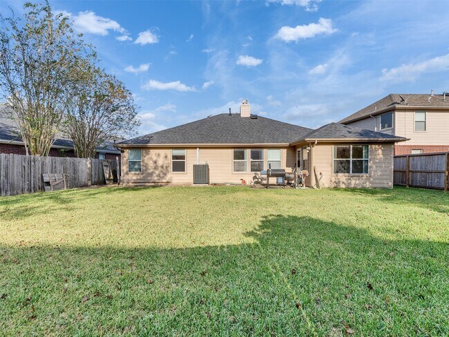 Building Photo - 3823 Beacons Vw