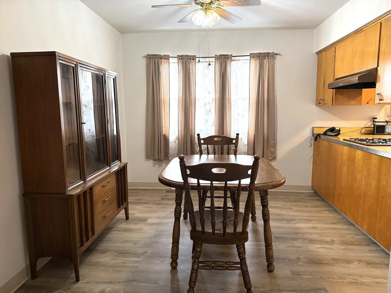 Building Photo - 827 Read St