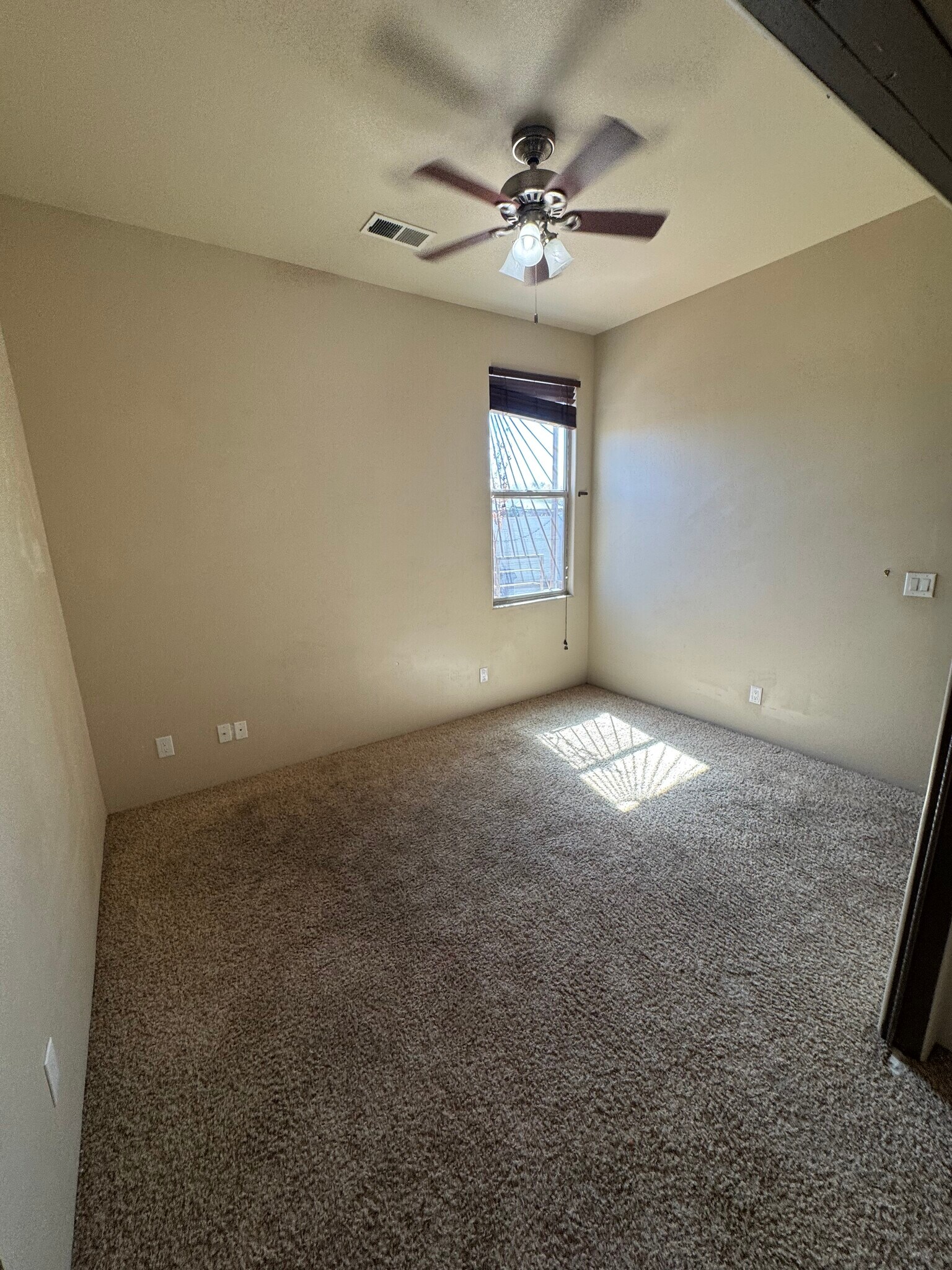 Building Photo - 4600 6th St NW