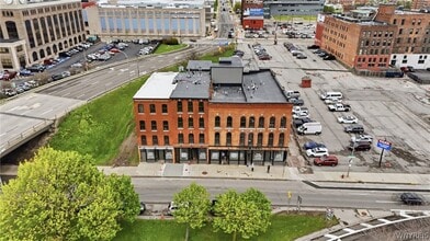 Building Photo - 136 Seneca St