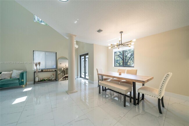 Building Photo - 1451 SW 11th Pl