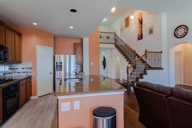 Building Photo - 8373 Brightside Ln