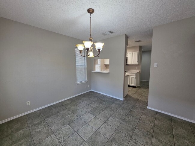 Building Photo - Hidden Creek Townhouse