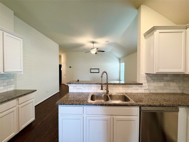 Building Photo - 9026 Beacon Mill Dr