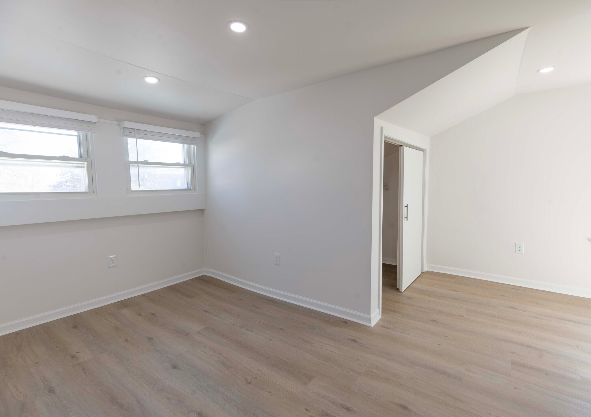 Building Photo - 230 Carre Ave