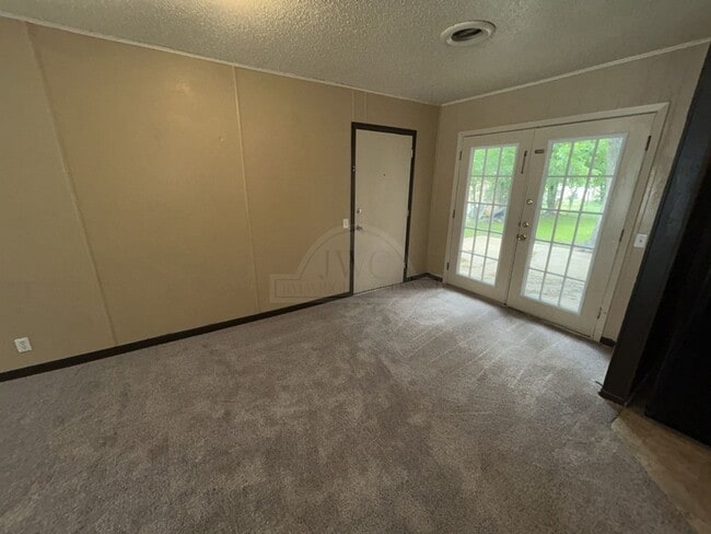 Building Photo - 1302 Becker Dr