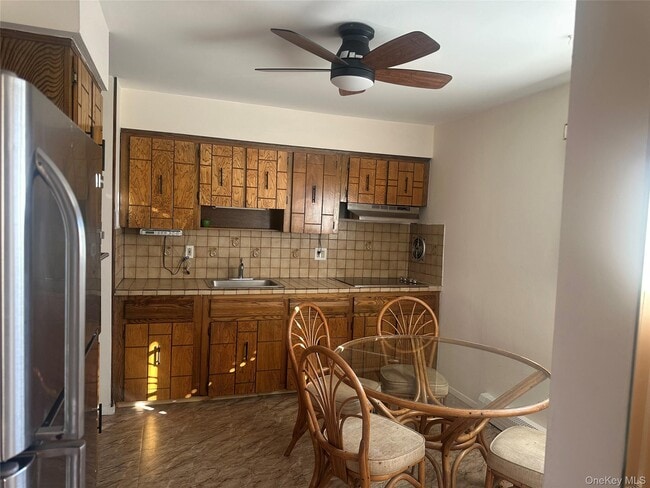 Building Photo - 308 Essex St