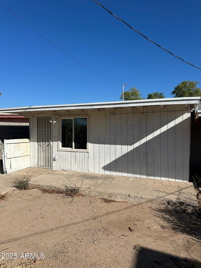 Building Photo - 3622 W Sunland Ave