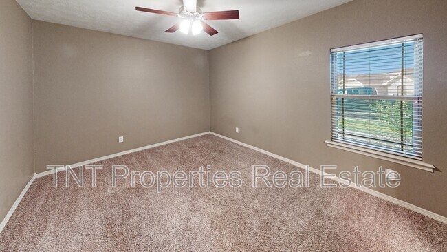 Building Photo - 2830 Horseback Dr