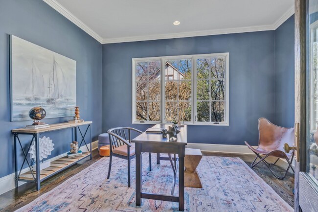 Building Photo - 1127 Glendale Ln