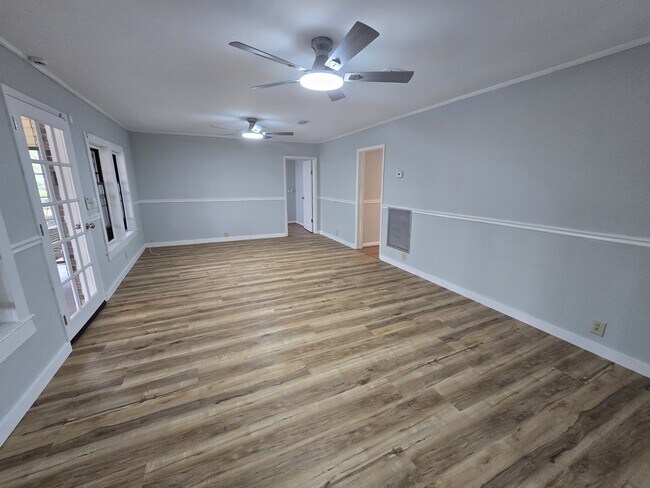 Building Photo - 1307 Point Peter Rd