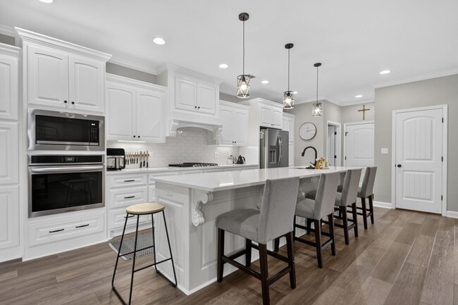 Building Photo - Fabulous Homes in Miller's Glenn