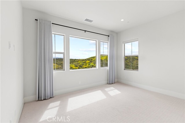 Building Photo - 122 Mossvine