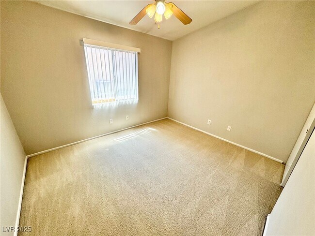 Building Photo - 5323 Estornino Ave