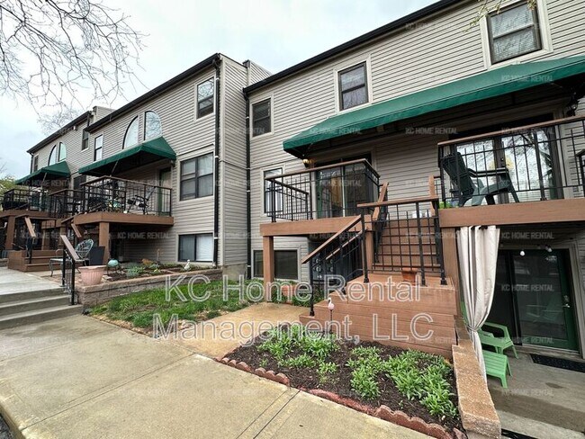 Building Photo - 439 W 10th street