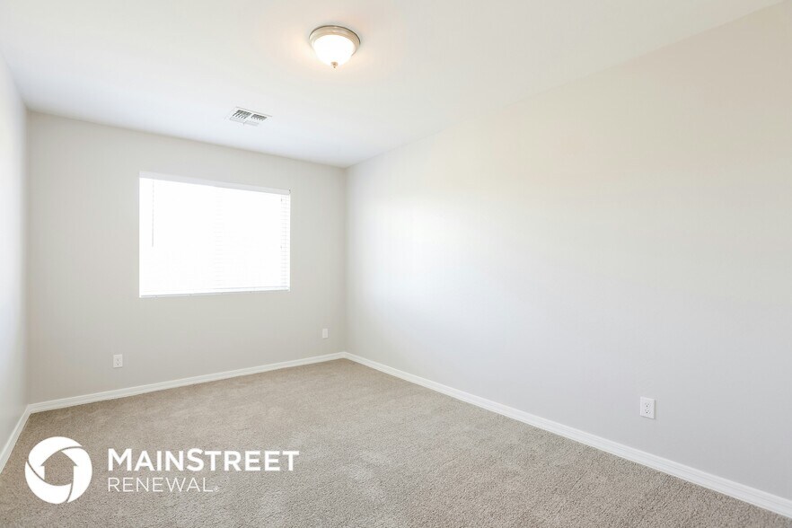 Building Photo - 2000 N 36th St