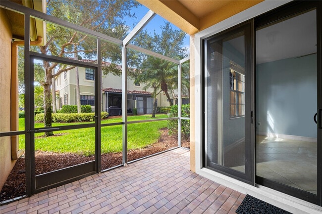 Building Photo - 10810 NW 74th Dr