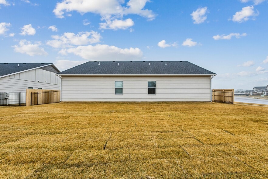 Building Photo - 919 S Logan St