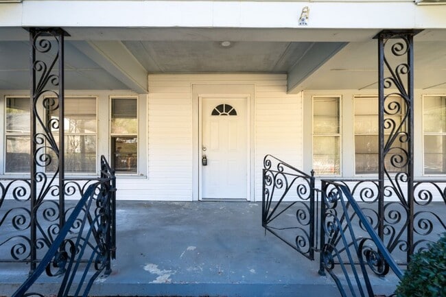 Building Photo - Charming Renovated 3-Bedroom Home in Dora!