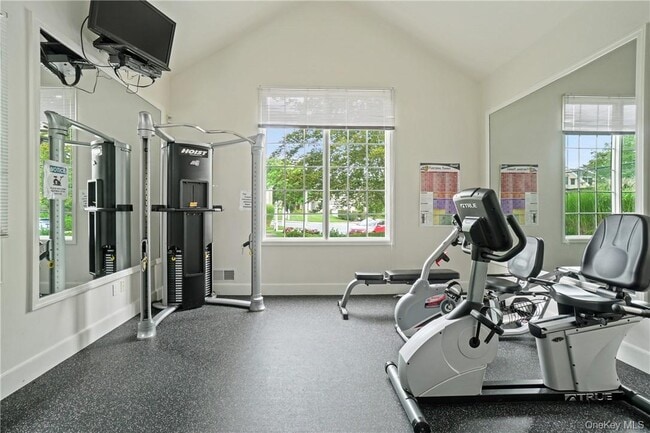 Building Photo - 126 Doral Greens Dr W