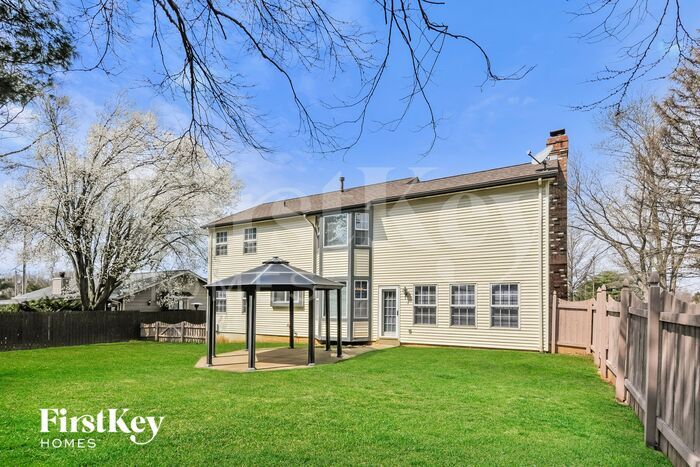 Building Photo - 1722 Treetop Dr