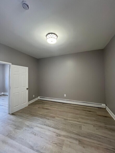 Building Photo - 426 Kennedy Blvd