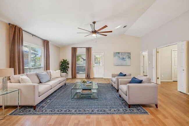 Building Photo - 127 Terrace Ln