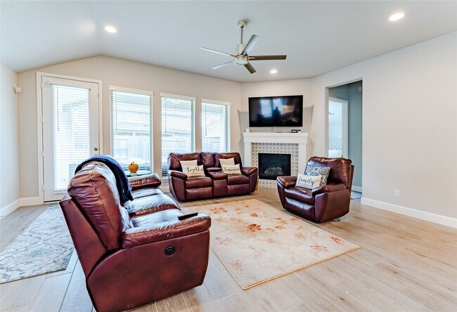 Building Photo - 20430 Avelignese Wy