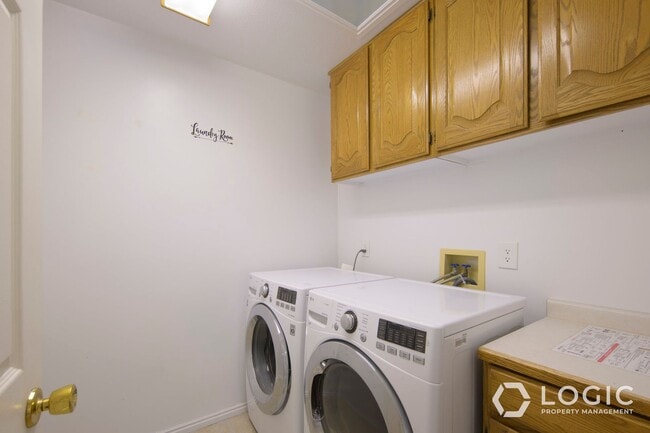 Building Photo - Spacious Home in Tooele!