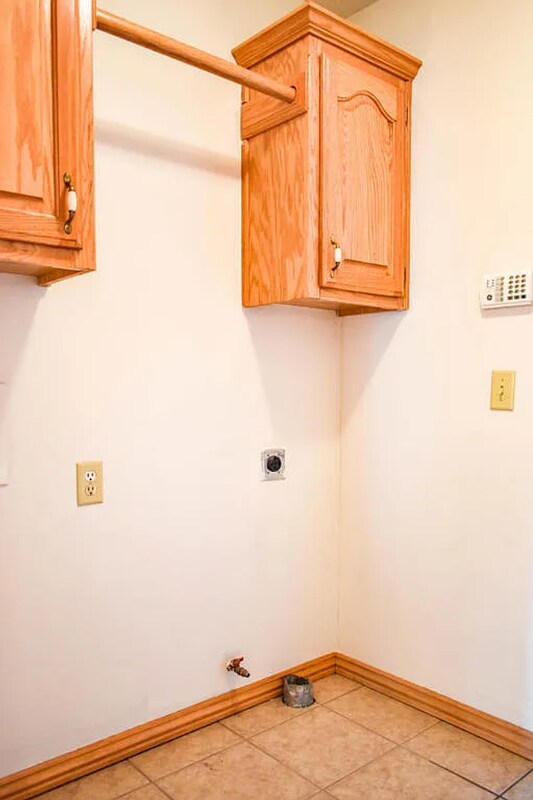 Building Photo - 505 Falcon Heights