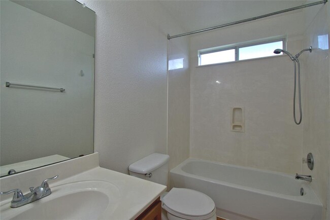 Building Photo - 115 Remington Dr