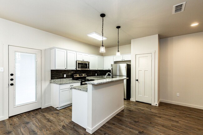 Building Photo - Modern Two Bedroom Townhome In Cooper!