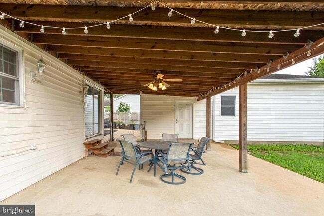 Building Photo - 5834 Pratt St