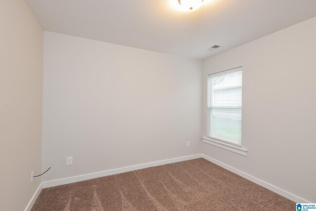 Building Photo - 865 Maple Trce
