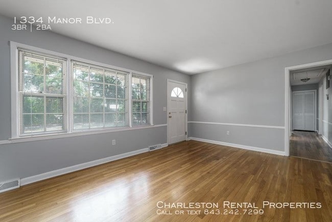 Building Photo - 1334 Manor Blvd
