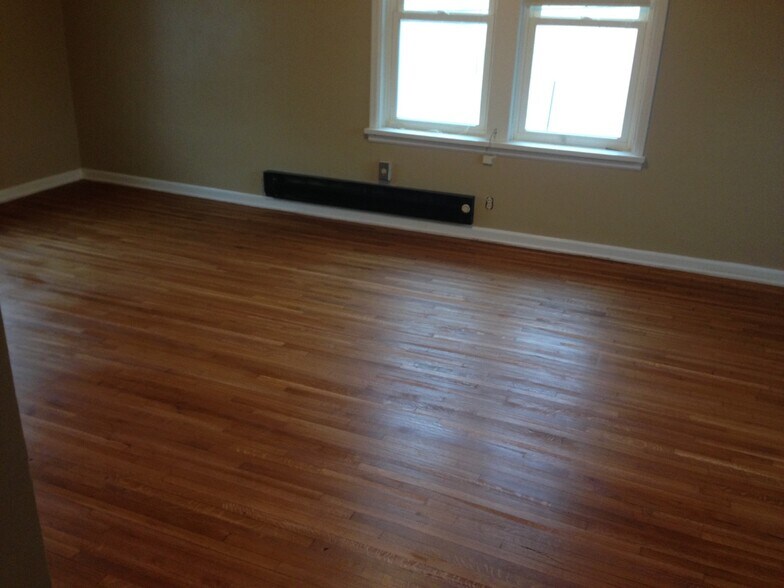 Building Photo - 1224 E Miller St