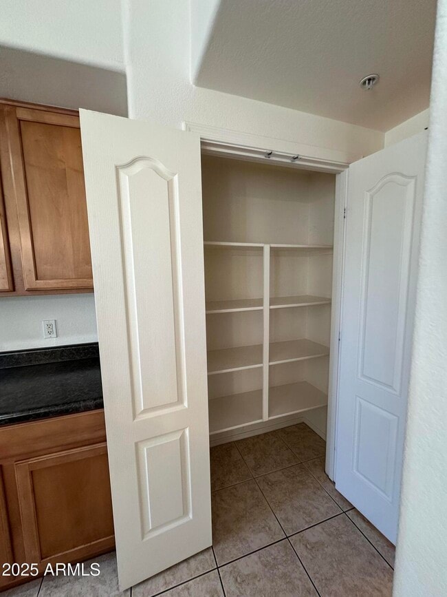 Building Photo - 280 S Evergreen Rd