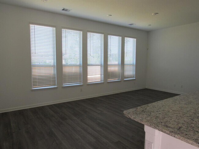 Building Photo - 562 Dry Fork Ln