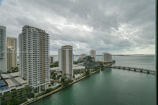 Building Photo - 495 Brickell Ave