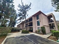 Building Photo - 7858 Cowles Mountain Ct
