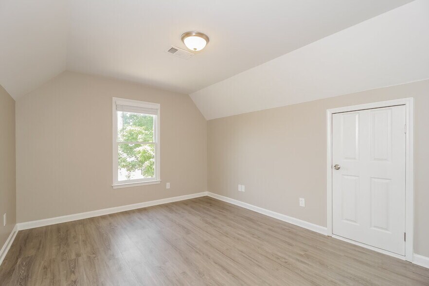 Building Photo - 2969 Kaley Dr NW