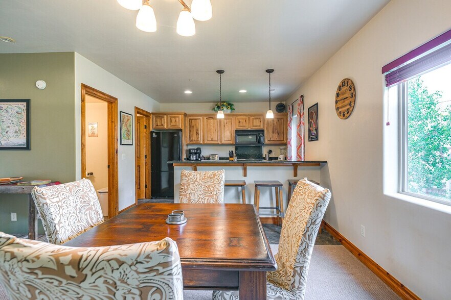 Building Photo - 191 Talisman Dr