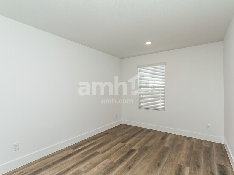 Building Photo - 11174 Magallanes St