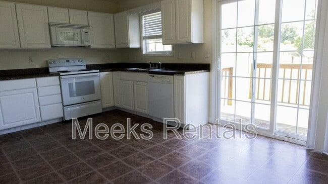 Building Photo - 421 Mill Rd