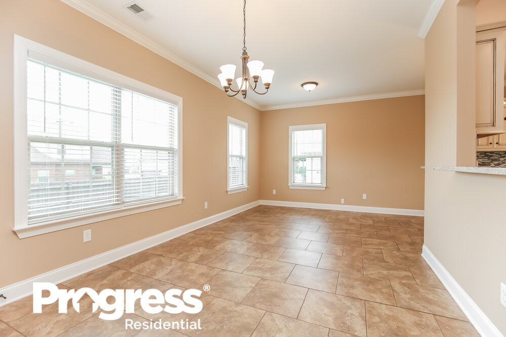 Building Photo - 1703 Drayton Dr